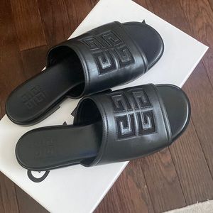Givenchy black 4g flat sandals new with tag
